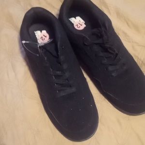 Casual Athletic Shoes